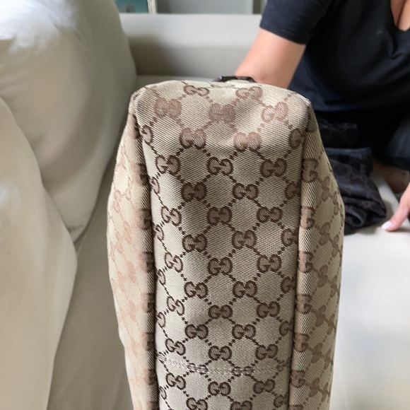 GUCCI Purse - Picture 5 of 7